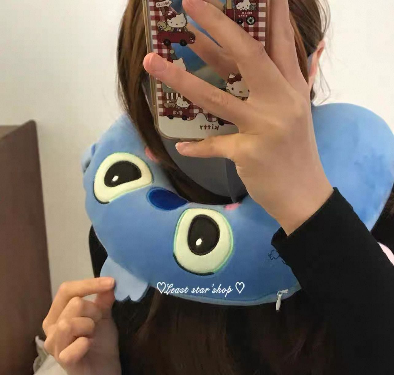 Cuellero Stitch con memory foam.