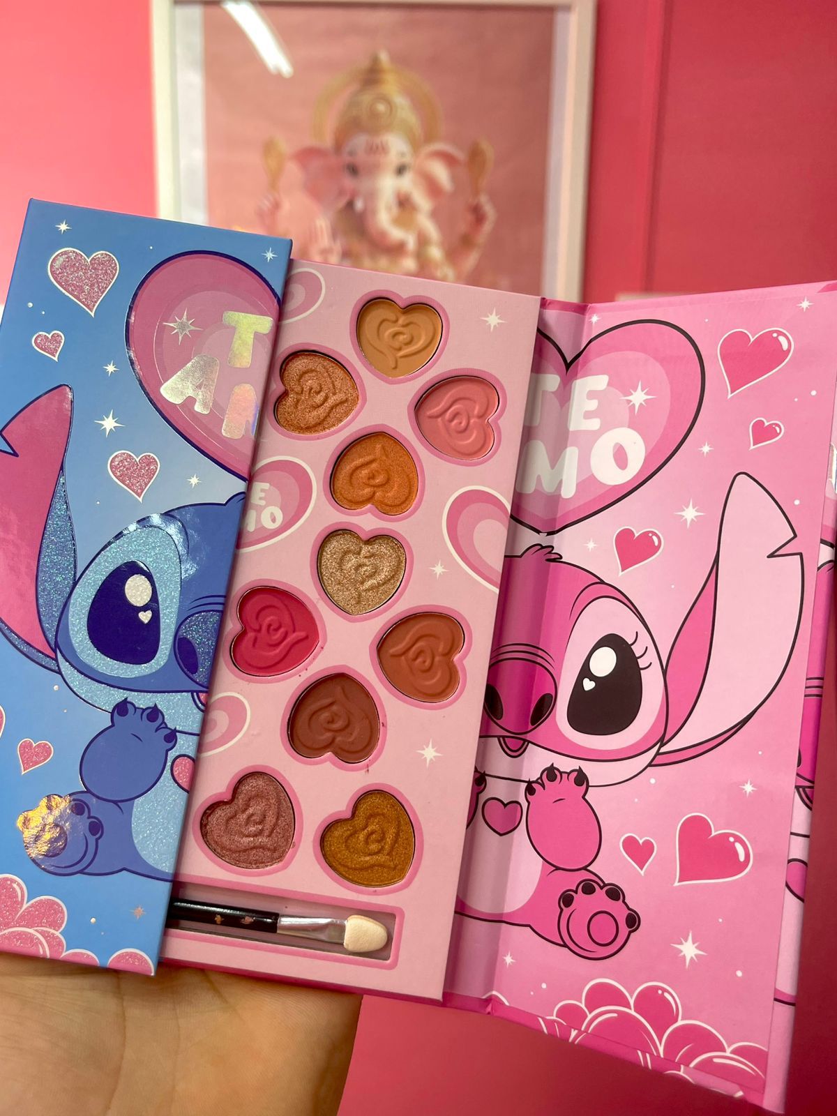 Paleta de sombras stitch y Ángela