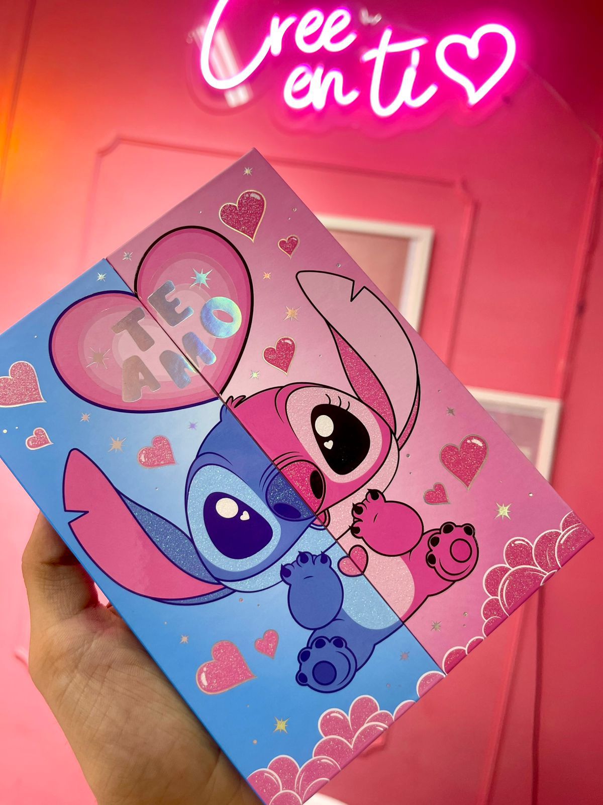 Paleta de sombras stitch y Ángela