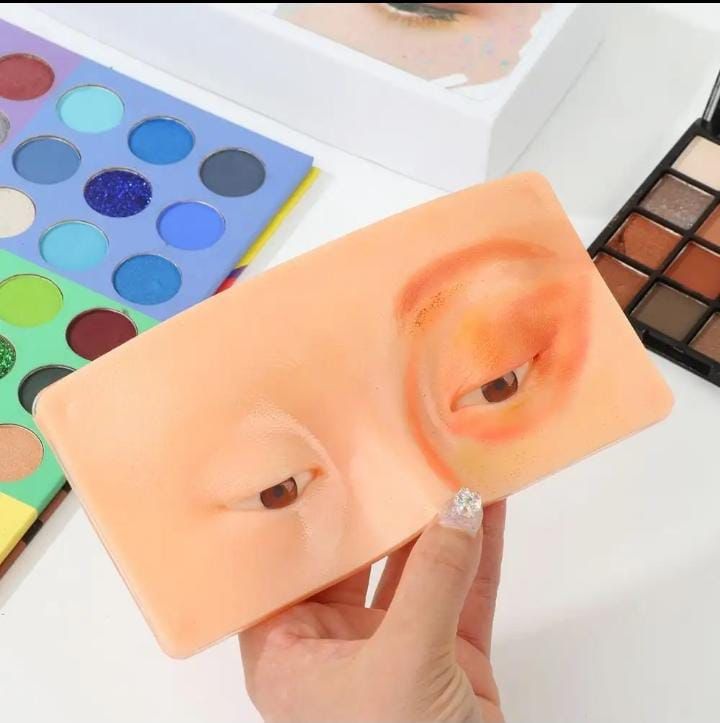 Simulador de rostro para maquillaje.