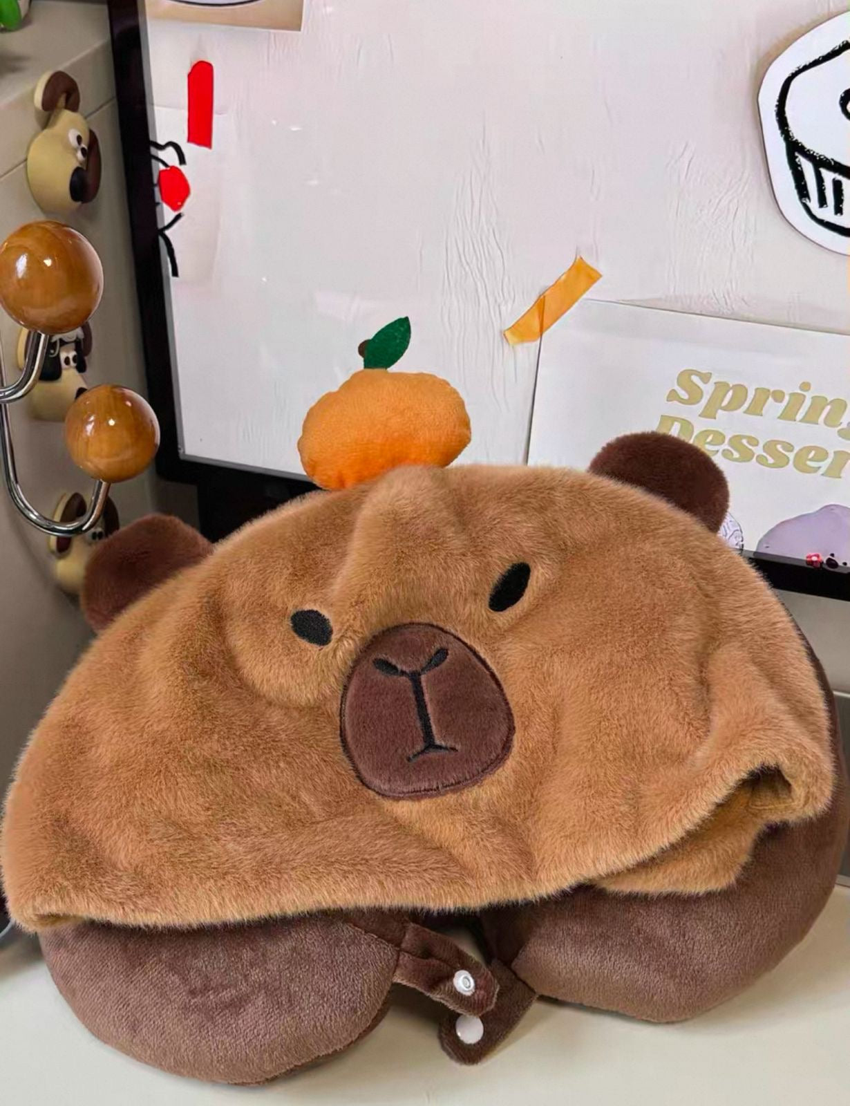 Cuellero con capota capybara.